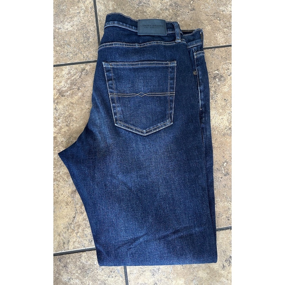 Lucky Brand Los Angeles Men's Medium Wash Straight Jeans Size 36X32 Fit 36X31.5